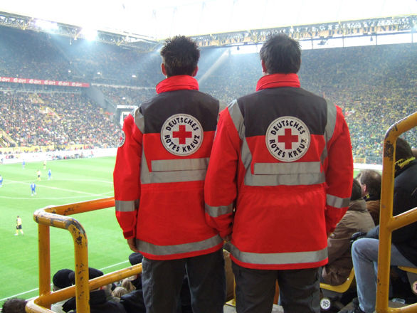 Einsatzstelle, Rettungssanitäter, Stadion, Fußballspiel, WM 2006