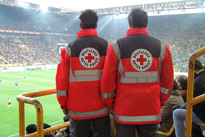 Einsatzstelle, Rettungssanitäter, Stadion, Fußballspiel, WM 2006