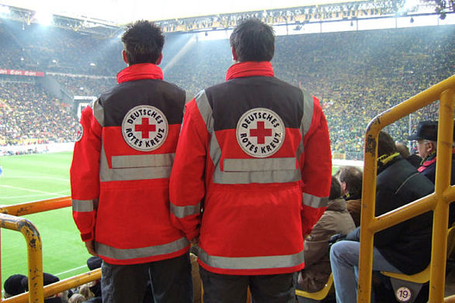 Einsatzstelle, Rettungssanitäter, Stadion, Fußballspiel, WM 2006